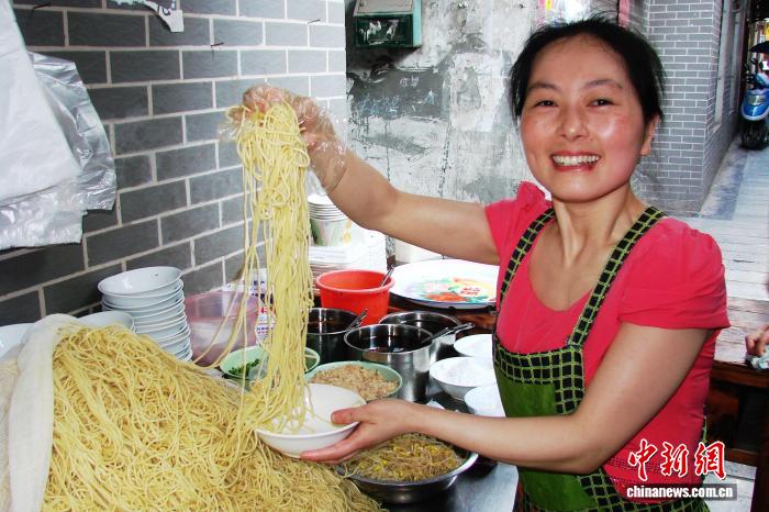 星欧娱乐官网：（寻味中华丨节令）食面尝新祈丰岁 日长之至盛夏始